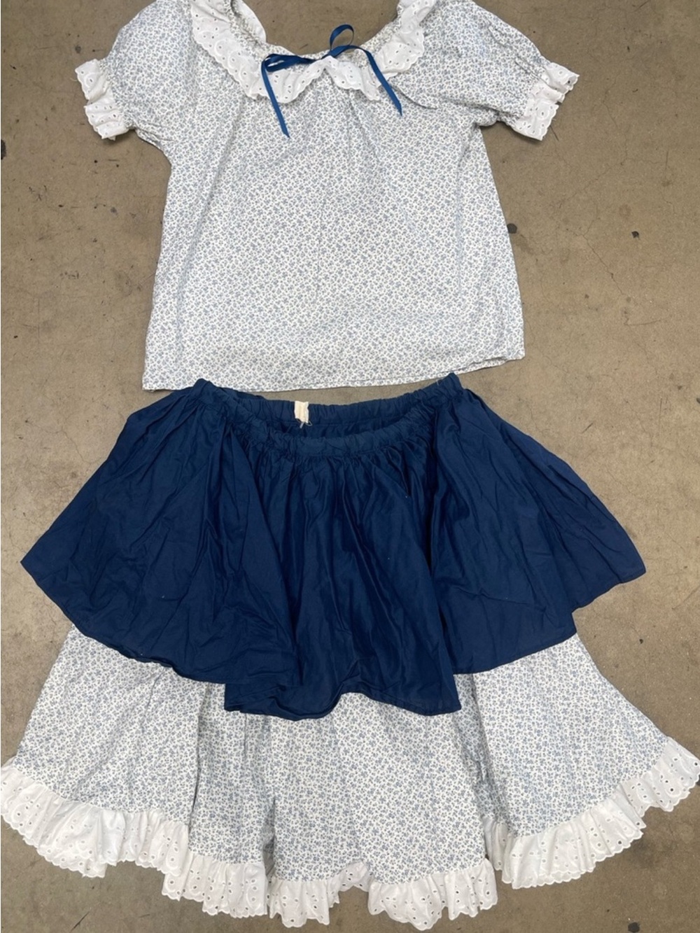 Blue Floral Peasant Top and Tiered Skirt Set - Women's Two-Piece size M/L